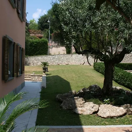 Rocca Del Colle *